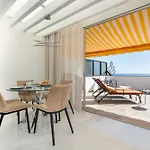 Luxury Seaview Monte Rojo 아파트 *
