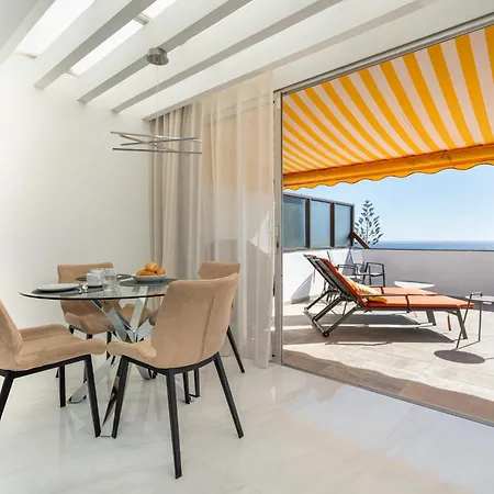 Luxury Seaview Monte Rojo 아파트 *