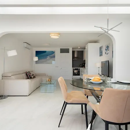 Luxury Seaview Monte Rojo アパート